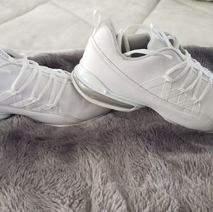 Womens Puma Tazon, size 9.5